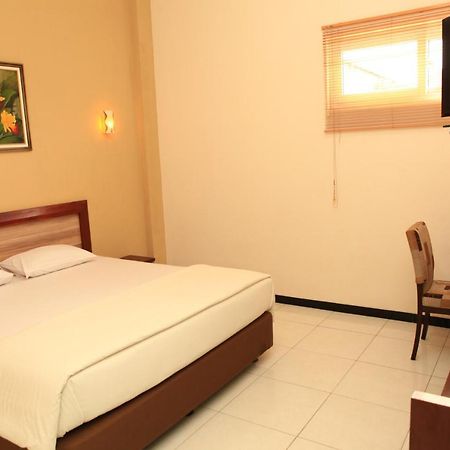 Hotel Arya Graha Semarang Extérieur photo