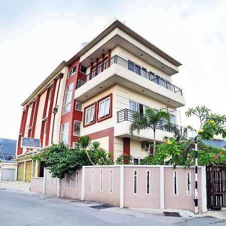 Hotel Arya Graha Semarang Extérieur photo