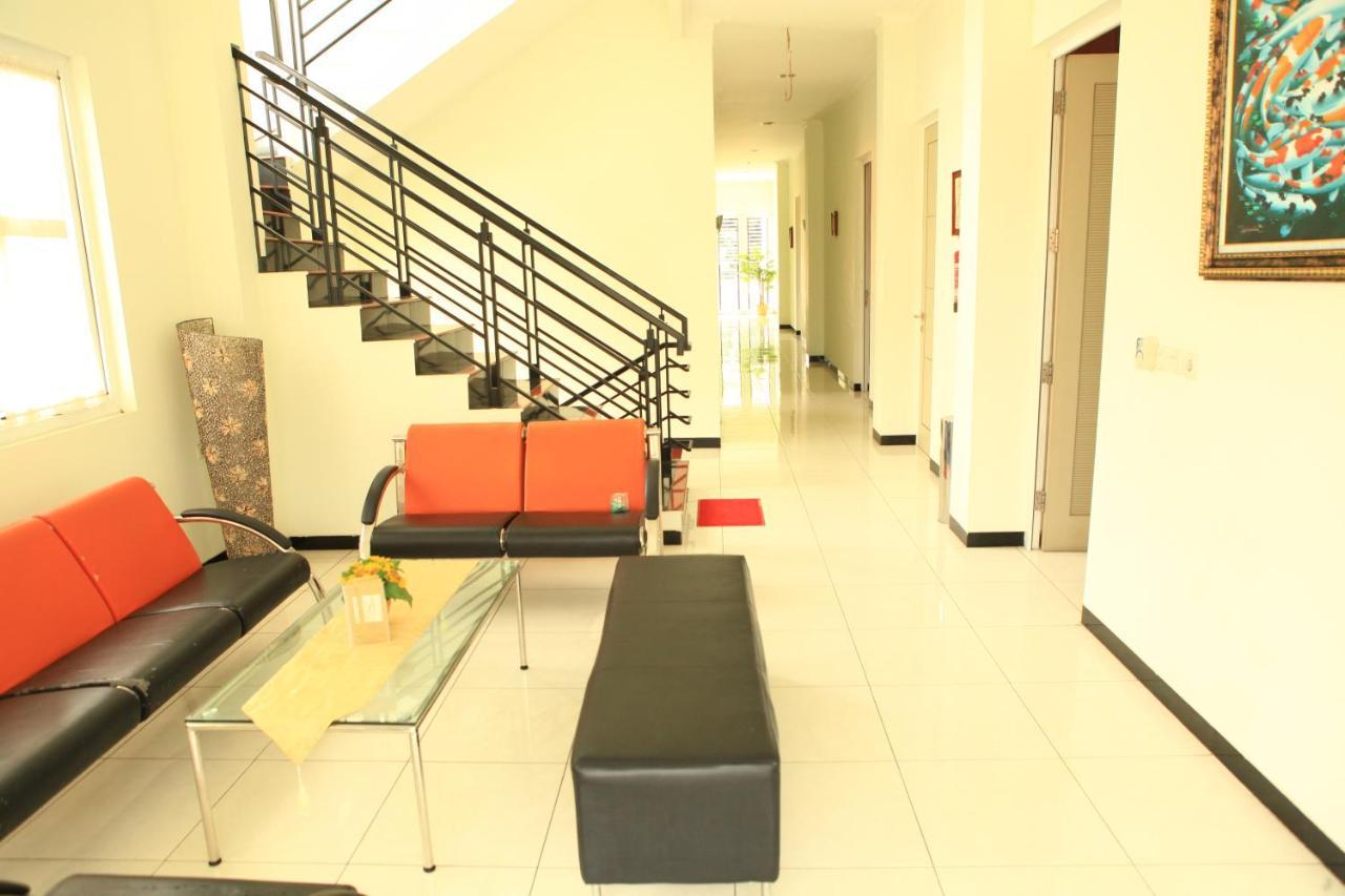 Hotel Arya Graha Semarang Extérieur photo
