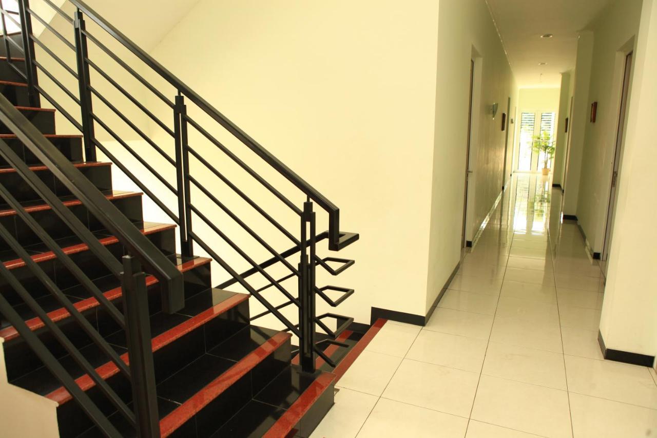 Hotel Arya Graha Semarang Extérieur photo