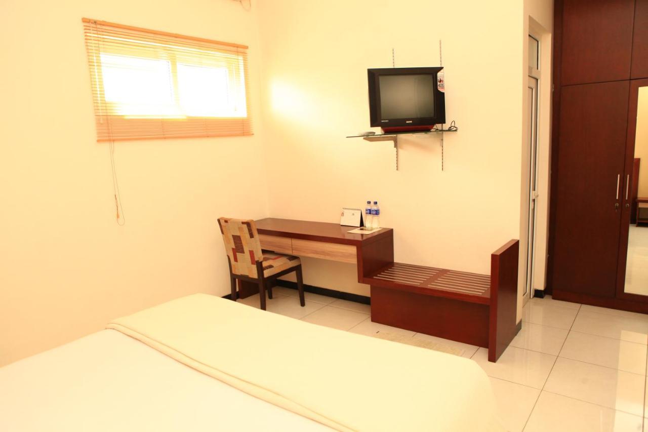 Hotel Arya Graha Semarang Extérieur photo