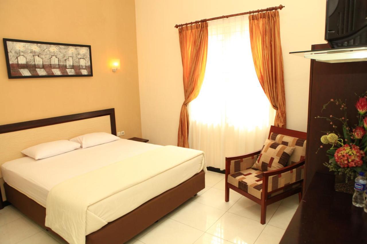 Hotel Arya Graha Semarang Extérieur photo