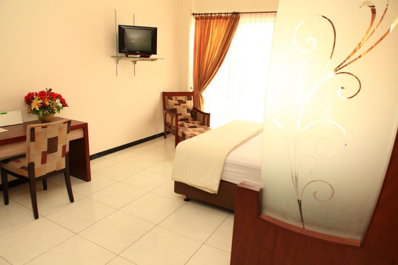 Hotel Arya Graha Semarang Extérieur photo