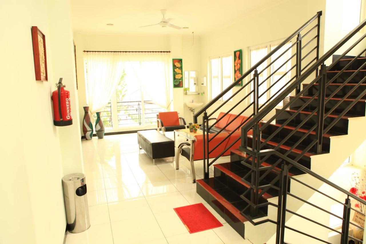 Hotel Arya Graha Semarang Extérieur photo