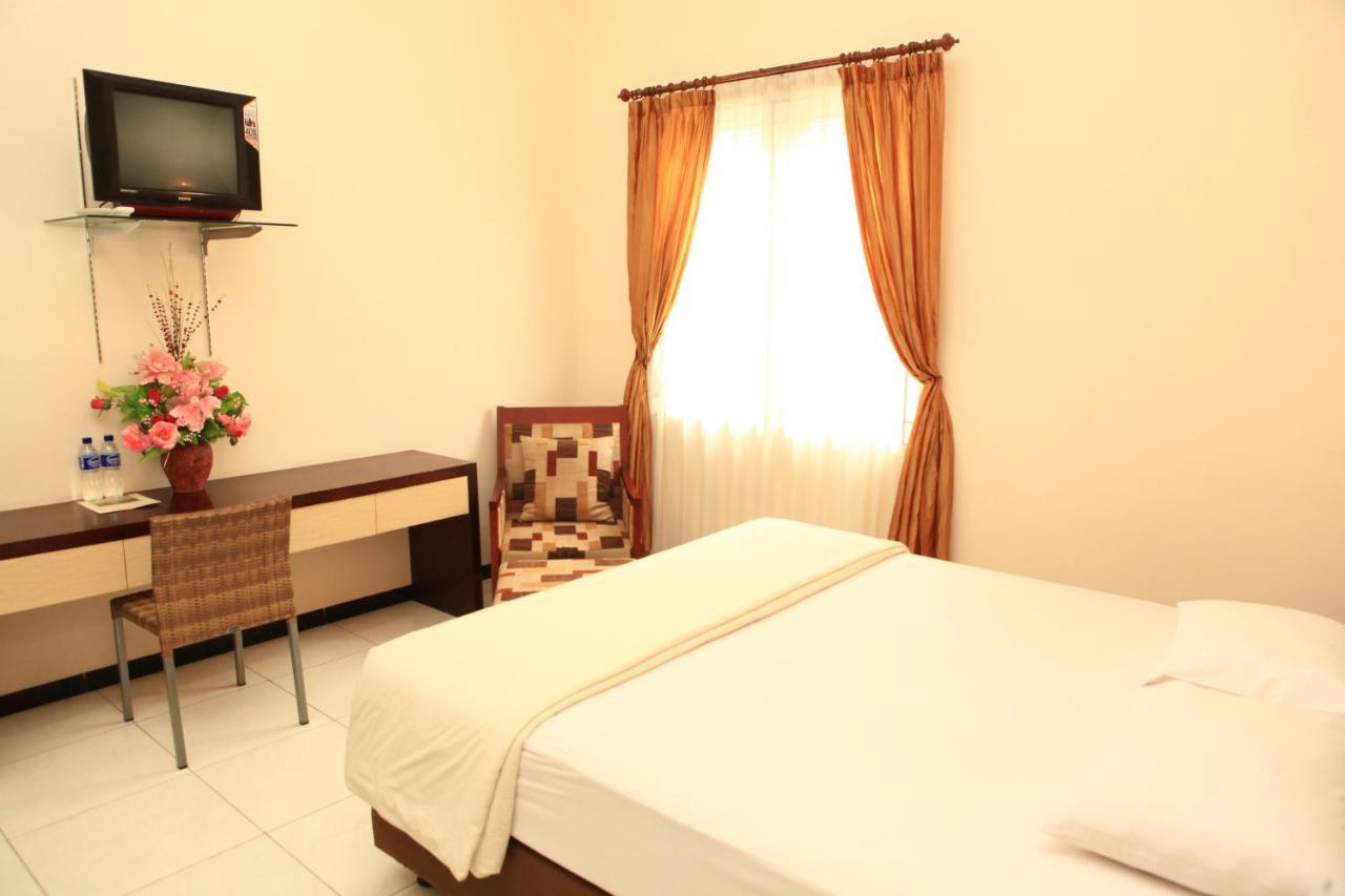 Hotel Arya Graha Semarang Extérieur photo