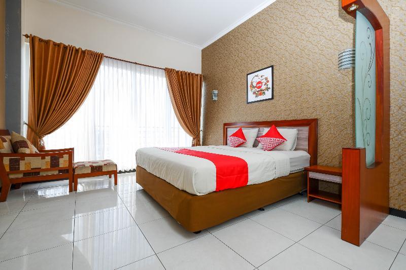 Hotel Arya Graha Semarang Extérieur photo