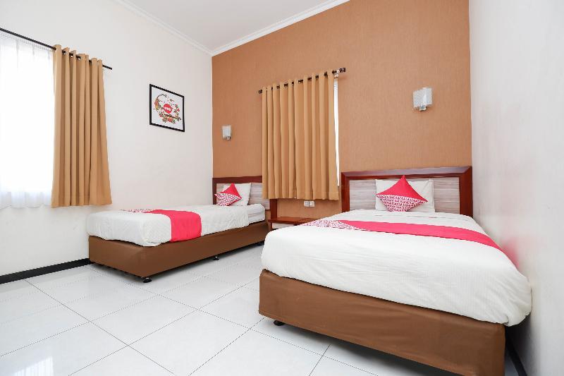 Hotel Arya Graha Semarang Extérieur photo