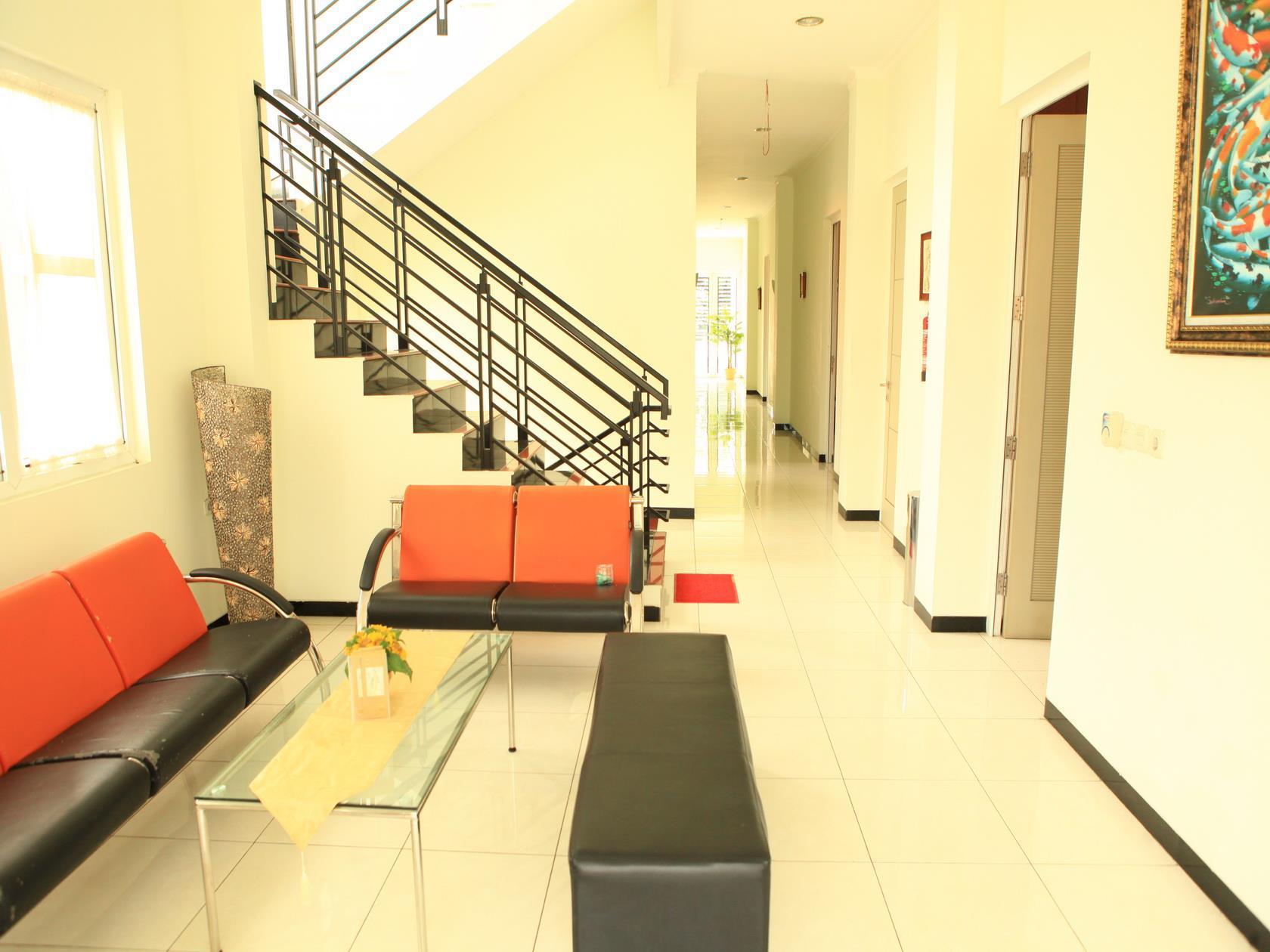 Hotel Arya Graha Semarang Extérieur photo