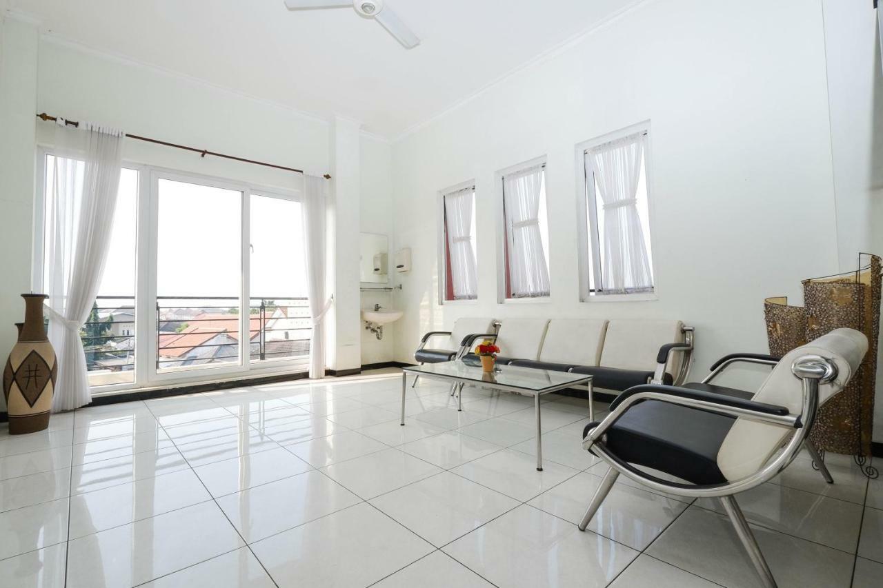 Hotel Arya Graha Semarang Extérieur photo