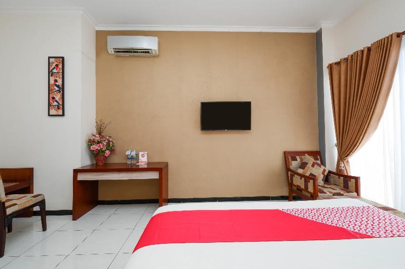 Hotel Arya Graha Semarang Extérieur photo