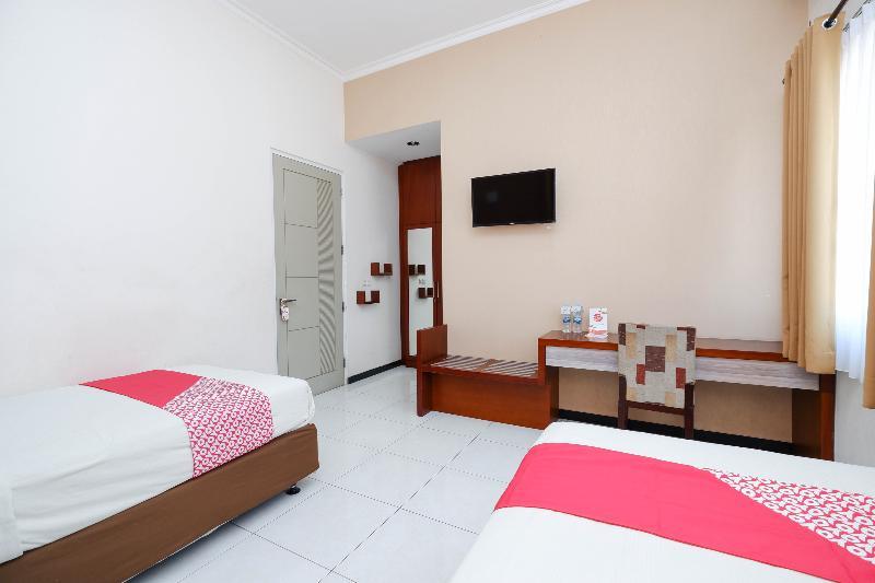 Hotel Arya Graha Semarang Extérieur photo